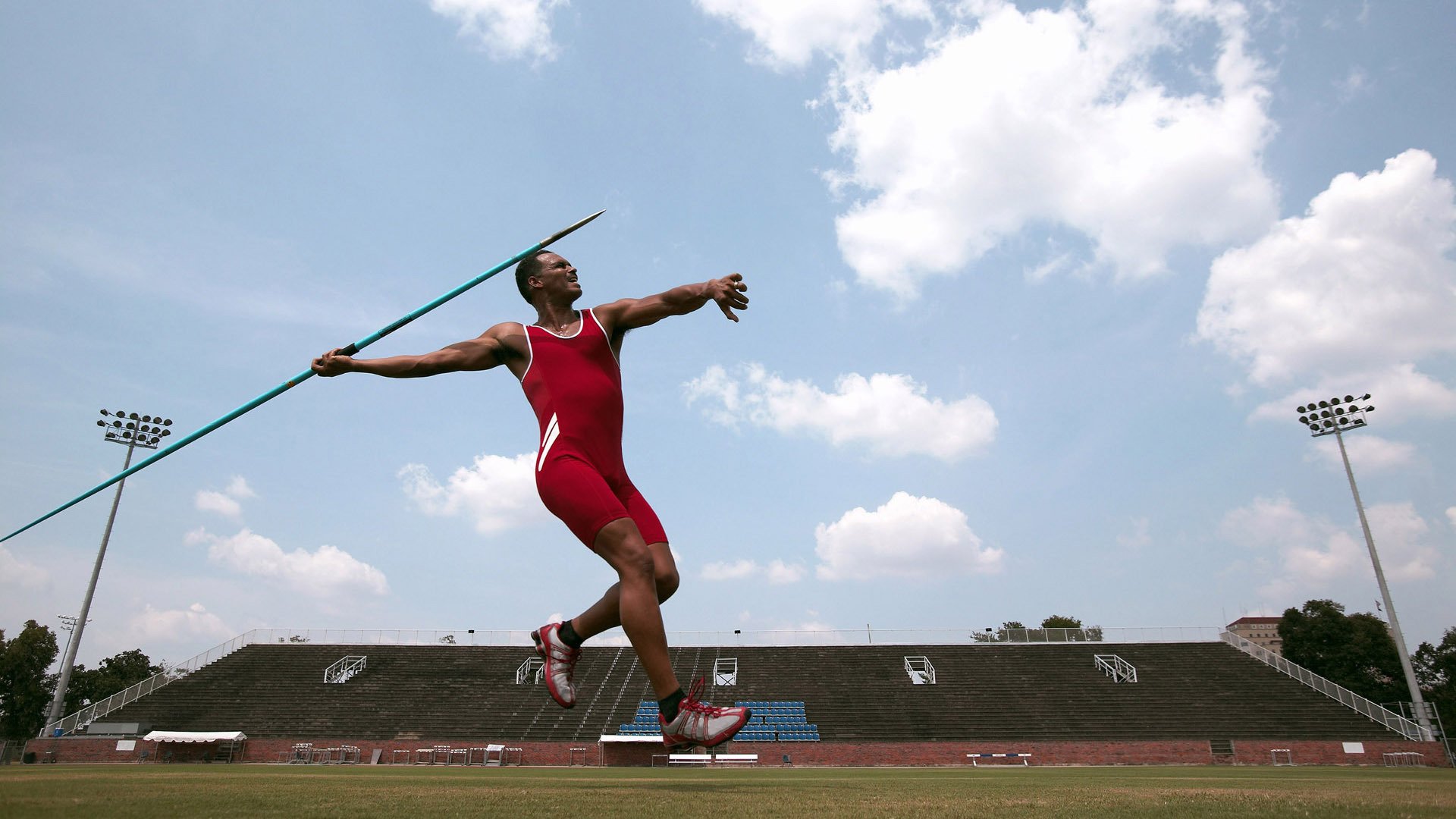 队员间默契配合,形成整体强大力量,团队之间的默契配合