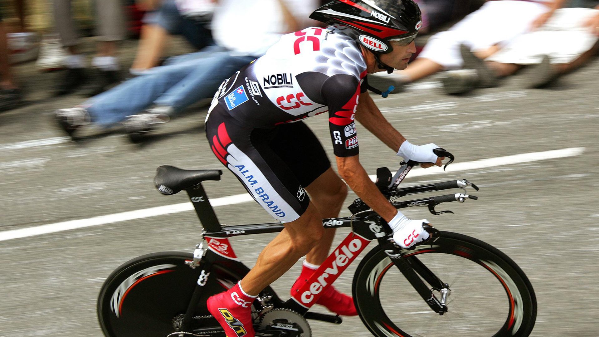 外援政策调整频繁影响联赛稳定，外援规划